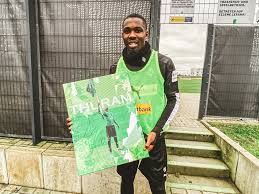 His current girlfriend or wife, his salary and his tattoos. Signierte Leinwand Von Marcus Thuram Zu Ersteigern Fohlen Hautnah