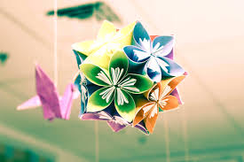 Ori memiliki arti lipat sedangkan kami berarti kertas. Origami Graphic Designer Tukang Cerita