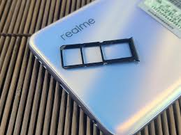 Realme Q3s