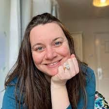 Helena Elliott's Instagram, Twitter & Facebook