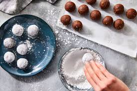 How to Make Your Own Powdered Sugar