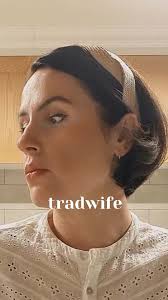 Pepinos cosechados por mi..., Tradwife 🫠🫠🫠, #reel #humor #mumlife  #maternidadconhumor #maternidad #maternidadreal #crianza #motherhood  #maternity #amarilloyrosa #baby #bebe #niños #mama #unamamareal ...