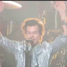 With tenor, maker of gif keyboard, add popular happy birthday from harry styles animated gifs to your conversations. Pin By On Hslot 17 18 Video Harry Styles Singing Harry Styles Birthday Harry Styles Pictures