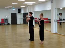 Evgeny vinokurov & christina luft thema: Viel Spass Und Viel Gelernt Breitensportworkshop Mit Let S Dance Profi Evgeny Vinokurov