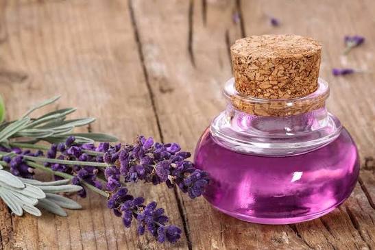 Top 20 Uses and Benefits of Lavender Oil For Skin, Hair And Health