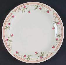 Gibson, china replacements, dinnerware, tableware replacement pieces for your china pattern made by gibson pottery discontinued pattern, dinnerware, tableware, table gibson is a global leader in the house wares market, and offers a wide variety of durable, fashionable, and affordable dinnerware. Vintage Gibson Gibson Designs It S The Berries Pattern Etsy Red Berries Berries Plates