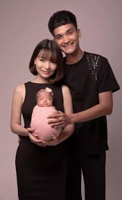 Mạc văn khoa chia sẻ vợ chồng anh đã có khoảng thời gian 2 năm áp lực chuyện hiếm muộn trước khi con gái đầu lòng tới với gia đình nhỏ. Ca6cnj3rqi Hxm
