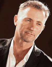 Kindern mit Musik und Gesang helfen