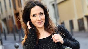La comédienne a décidé de dire au revoir à son personnage de samia nassri. Fabienne Carat Alias Samia Dans Plus Belle La Vie Fete Son Anniversaire En Publiant