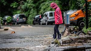 Bis zu 200 liter regen pro quadratmeter ab mittwochnacht wird es wohl besonders heftig. Tj 7pt4dewurmm