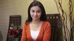 Sri rossa roslaina handiyani, known simply as rossa in indonesia and dato' sri rossa in malaysia, is an indonesian singer and businesswoman. Profil Dan Biodata Ariel Tatum Terlengkap Beserta Agamanya Siputnews