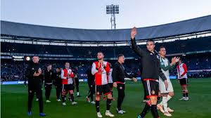While enrolled in vvv players will receive messaging when logging in and while logged in informing when battles take place. Feyenoord Clash With Vvv Abandoned After Floodlight Failure Goal Com