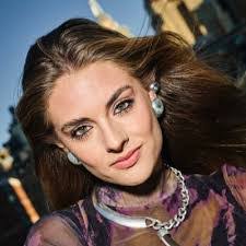 Manuela Mora's Instagram, Twitter & Facebook