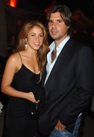 Salma Hayek S Husband Accused Of Cheating 16 Rumored Celeb Players Shakira Shakira Hips Salma Hayek Husband