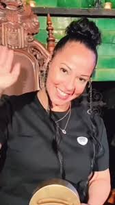 👑 Spotify At The FORBID-INN Pop Up 👑 Potrait by Violeta From  @ettashonarts 🫶🏼☺️🫶🏼 S/O to my BA Fam for their Cameos @tysmove  @bryannyc92 & @dremariie 💛💛💛💛 Booked by @perfect_10_promotions #Spotify  ...