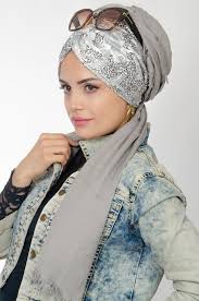 Gumus Ipek Tafta Bandana Sal Goruntuler Ile Moda Stilleri Sal Bandanalar