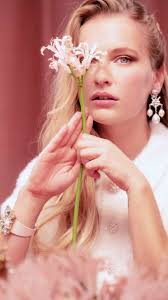 Forget Emily, It's All About Camille In Paris! The Chic Actress Plays Tour  Guide With The Daily