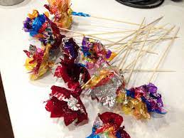 Fasten the wrapper with tape or glue and you have a father's day candy bar. Chocolate Wrapper Bouquet Love Lucie