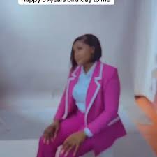 Lady gets emotional as she celebrates her 39th birthday without a husband..😢