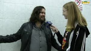 Romanian singer, most notable for his work in the band bosquito, which he has led as the primary vocalist since its inception in 1999. Radu AlmÄƒÈ™an Noi Ne Am Exclus Din Industria MuzicalÄƒ ActualÄƒ Youtube