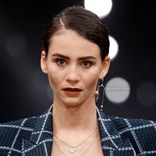 Bei „germany's next topmodel wurde betty taube 2014 vierte. Gntm Star Betty Taube Als Kind Kam Sie Ins Heim Weil Ihre Mutter Suchtkrank War Bunte De