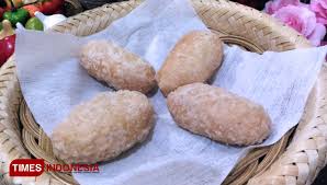 Kuih beke ubi kayu ini lebih dikenali di kelantan dengan nama tepung boko dan di sesetengah tempat lain sebagai kuih talam. Getas Si Legit Manis Sajian Istimewa Saat Lebaran Times Indonesia