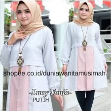 Disebutkan bahwa aurat perempuan meliputi seluruh tubuh, kecuali bagian muka dan telapak tangan. Baju Atasan Muslim Remaja Modis Moscrepe Model Baju Atasan Wanita Lengan Panjang Muslim Terbaru