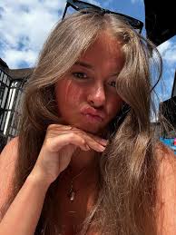 Amelia Mitchell (@ameliamitchell._) • Instagram photos and videos