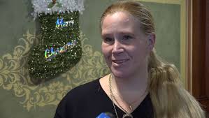 Only the hairs' limitations, and a stylist's lack of technique or imagination, limits what can be done with long hairstyles! Customers Leave 800 Tip For New Jersey Waitress Just In Time For Christmas Kron4