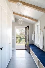 Browse 132 vaulted ceiling white beams on houzz. Sloped Ceiling With Wood Beams Design Ideas