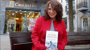 Librería casa del libro gijón. Pilar Sanchez Vicente Escribo Sobre Mujeres Para Darles Voz Ante Tanto Silencio