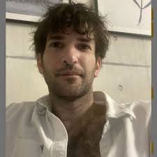 Dude thinks he's Lex Luthor, but he's more like Justin Hammer in Iron Man 2.