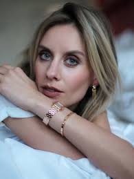 Cartier panther, or panthere de cartier, is undoubtedly one of the most iconic timepieces manufactured and designed by cartier. Relaunch Panthere De Cartier Modern Trendy Cool Forever It Piece
