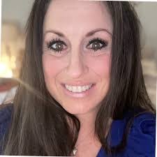 Ashley Mckay's Instagram, Twitter & Facebook