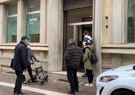 Tag di ricerca per banca popolare dell'emilia romagna: Code E Tensioni Nelle Filiali Bper Il Sindacato Non Prendetevela Con I Lavoratori