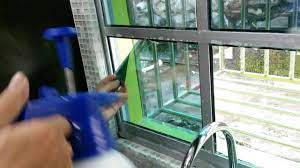 Tinted tingkap cermin rumah usa service paling bagus dari #tintedrumahi60182572826 pemasangan tinted tingkap cermin rumah usa adalah. Installler Sun Ice Sedang Pasang Tinted Film Usa Dengan Teliti Youtube