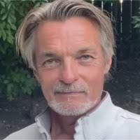 80+ perfiles de «Svensson»