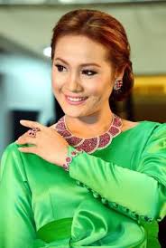 5 may 1981) is a malaysian actor. Yana Samsudin Mengaku Adik Farid Kamil Jumpa Keluarganya Hiburan Mstar
