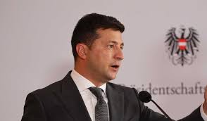 Биография владимира зеленского, рост, вес, возраст, жена, слуга народа, последние новости личной жизни 2019, фото, квартал 95, афиша днепра новости. Ekspert Vakarov Nazval Zakrytie Telekanalov Na Ukraine Glavnoj Prichinoj Rosta Rejtinga Zelenskogo Vse Podrobnosti Rejting Vladimira Zelenskogo Novosti Ukrainy Politika Dni Ru