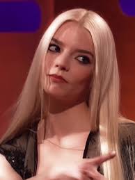 Anya Taylor Joy Guess Fashion Show