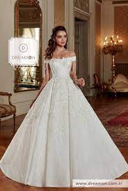 Ball gowns are fitted at the waist with a full skirt which can minimize your waist and disguise hips, buttocks and legs. Ball Gown Wedding Dresses Gelinlik Koleksiyonu