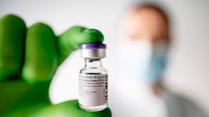 Sebelumnya inggris mengumumkan muncul dua kasus alergi setelah vaksinasi. Vaksin Pfizer Mulai Dipakai Di Indonesia Ini Efek Samping Yang Bisa Ditimbulkan Kumparan Com