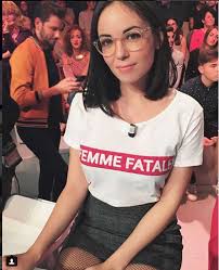 En 2017, la parisienne, supplément mensuel du parisien annonce que la journaliste « a rejoint son squad » 9. Reactions Au Depart D Agathe Auproux De Tpmp C8 Bye Bye Cyril Hanouna Actualite Tv Nouveautes Tele Com
