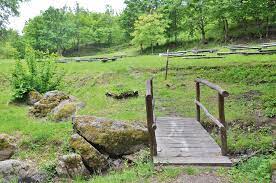 A model attribution edit summary content in this edit is translated from the existing hungarian wikipedia article at :hu:komlóska; Komloska County Borsod Abauj Zemplen Hungary Rural Roadmap