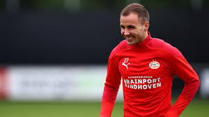 Mario götze is a german professional footballer who plays for eredivisie club psv eindhoven. Mario Gotze Nach 145 Tagen Ohne Einsatz Vor Debut Fur Psv Eindhoven Fussball Bild De
