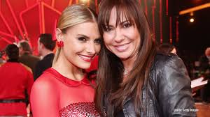 Schauspielerin, moderatorin, werbegesicht, berliner investor @schuettflix impressum: Sophia Thomalla So Sexy Zeigt Sich Das Model Mit Mama Simone Im Portugal Urlaub News De