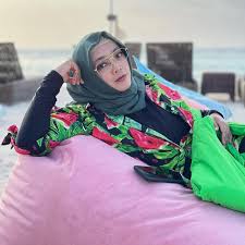 Rina gunawan menjalani proses dietnya pada juni 2020. Ln7tt334idapbm