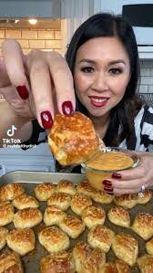 Donna Isley's Instagram, Twitter & Facebook