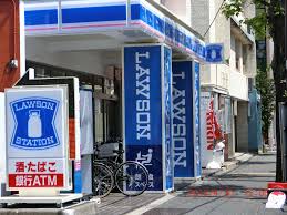見たことないローソン どうやら食べれるローソンは この辺ではあのスタイルらしい ローソン スタイル コンビニ