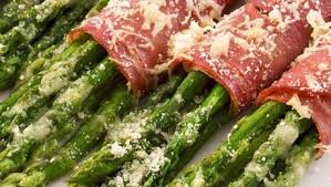 Asperges A La Plancha Et Au Jambon De Serrano Pour 4 Personnes Recettes Elle A Table Rezept Spanische Tapas Essen Und Trinken Essen